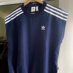 Beautiful new Adidas top Silk Knit XS